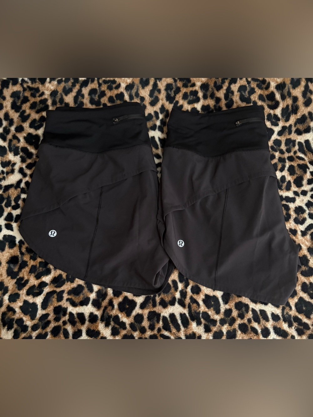 (2) Lululemon Women’s size 6 Speed Up Mid-Rise Lined Short 4” in Black